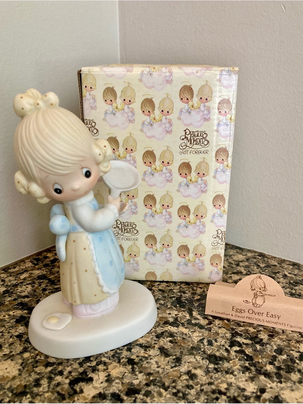 Precious Moments 'Eggs Over Easy' E-3118 Figurine - Fish mark - original Box